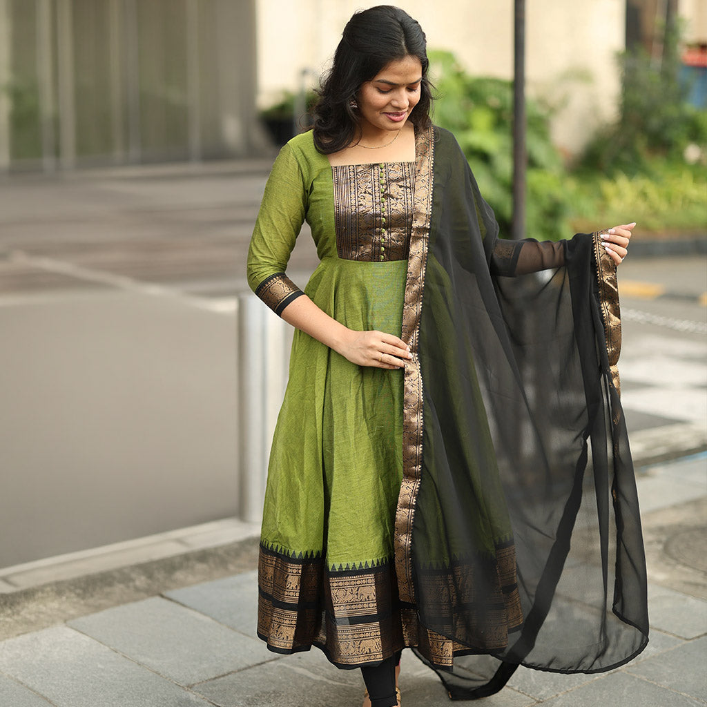Manaus Anarkali Set
