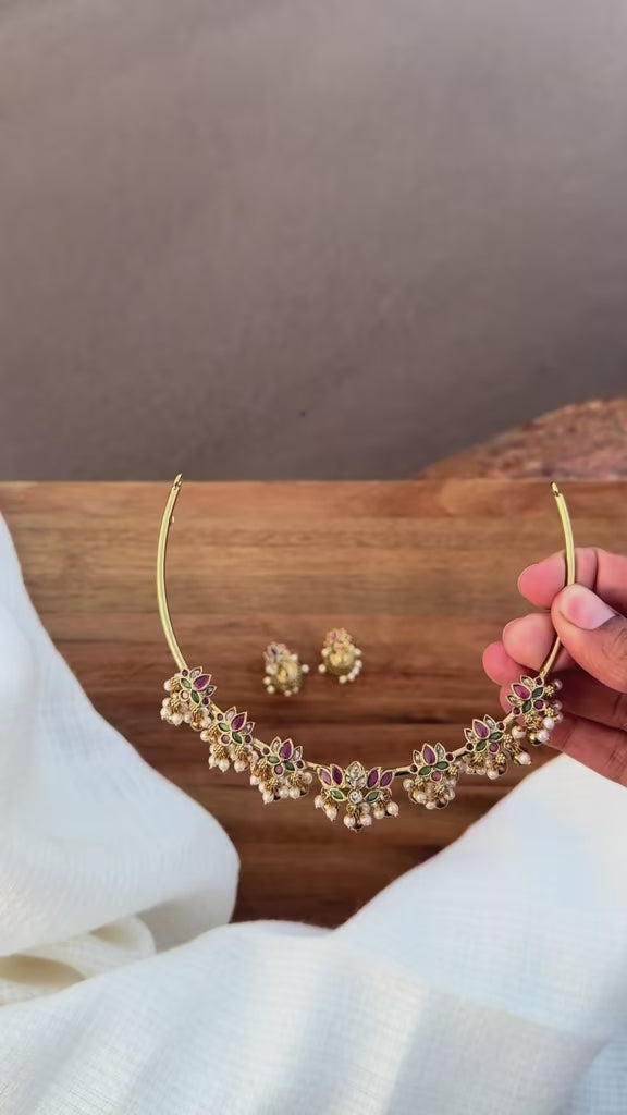 Detroit Necklace Set